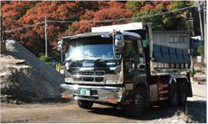 産業廃棄物収集運搬車両